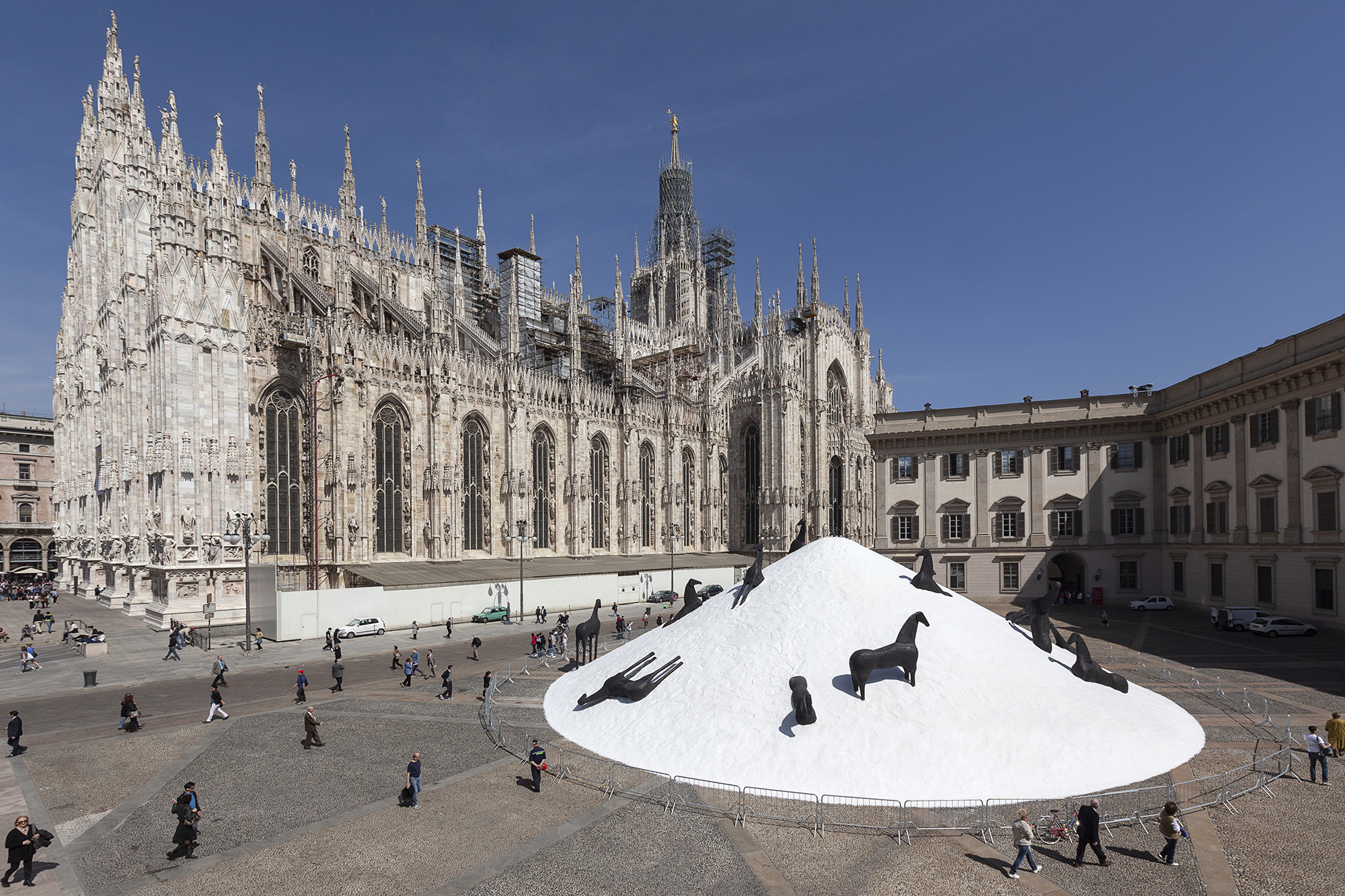 Mimmo Paladino- Montagna di Sale, Palazzo Reale - Milano 2011