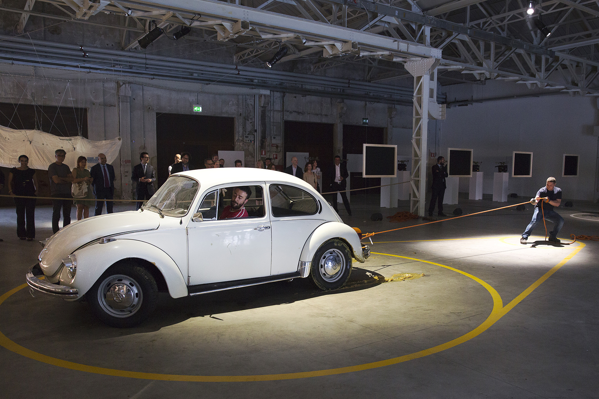 Damián Ortega - \"Casino\"-  Exhibition view. Courtesy the Artist and Pirelli HangarBicocca