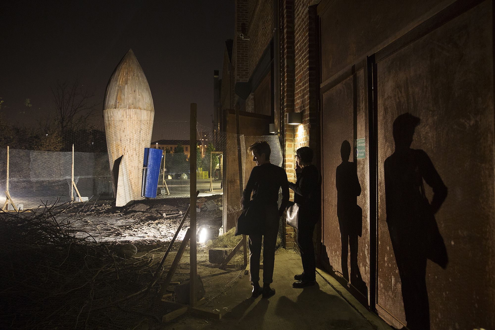 Petrit Halilaj, They are Lucky to be Bourgeois Hens II, Milano 2009 - Courtesy the Artist and Pirelli HangarBicocca